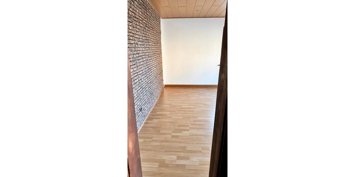 Etagenwohnung Großheirath - 5 Zimmer, 125 m&sup2;, 740&euro; | Angebot:26251085