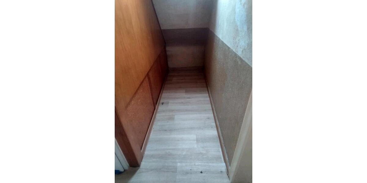 Dachgeschoßwohnung Neuental - 1 Zimmer, 77 m&sup2;, 700&euro; | Angebot:24706280