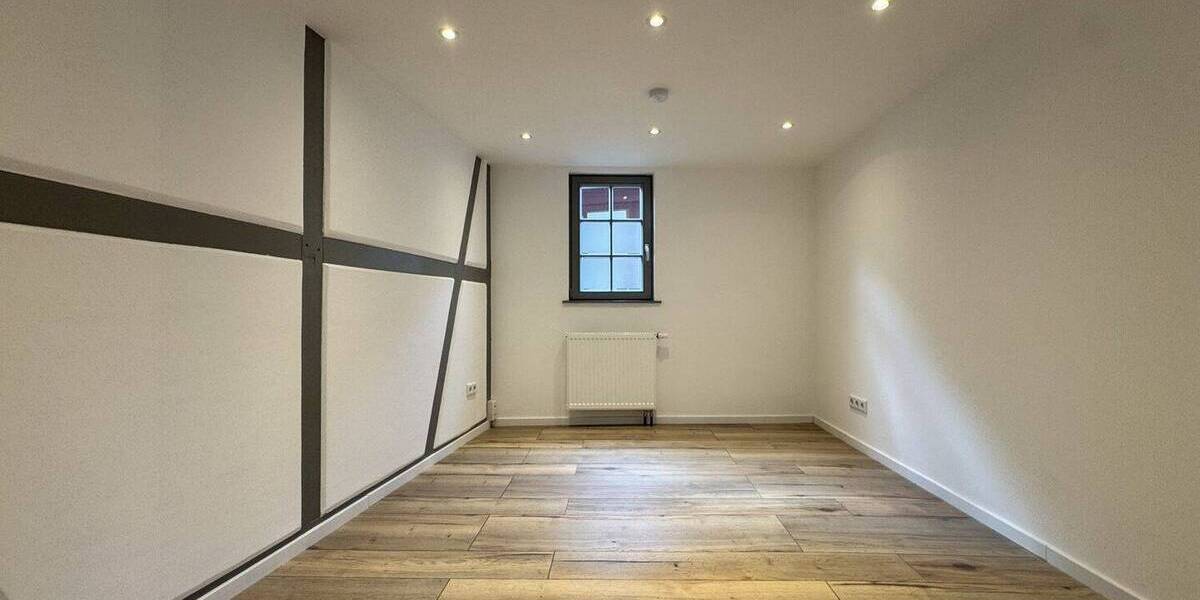 Einfamilienhaus Weinheim - 7 Zimmer, 196 m&sup2;, 2.995&euro; | Angebot:26833737