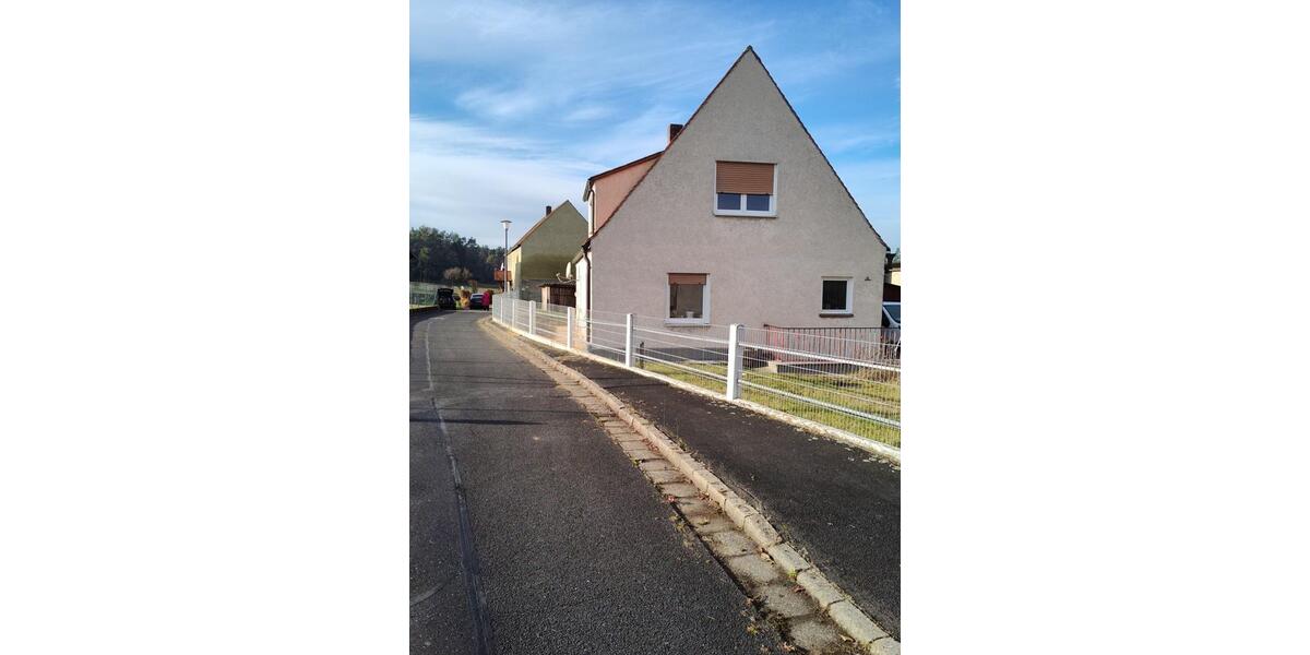 Einfamilienhaus Vilseck - 6 Zimmer, 160 m&sup2;, 1.600&euro; | Angebot:24392960