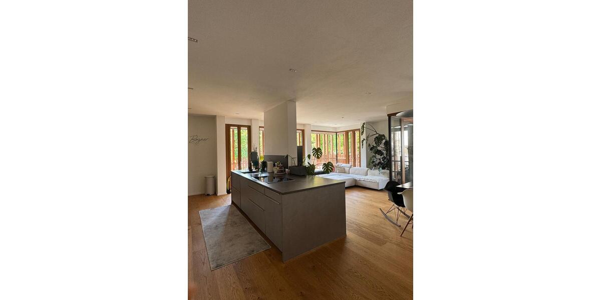 Etagenwohnung Amberg - 4 Zimmer, 146 m&sup2;, 1.990&euro; | Angebot:26544050