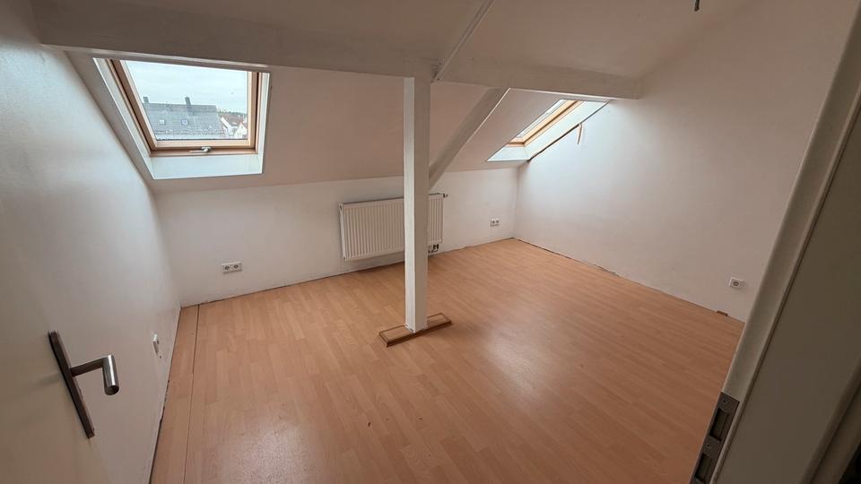 Dachgeschoßwohnung Schwanstetten - 3 Zimmer, 50 m&sup2;, 590&euro; | Angebot:26256516