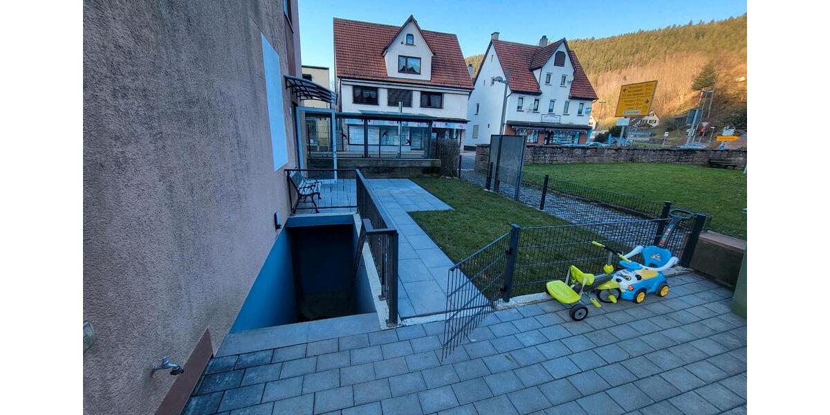Erdgeschoßwohnung Calw - 3 Zimmer, 90 m&sup2;, 1.450&euro; | Angebot:24682164