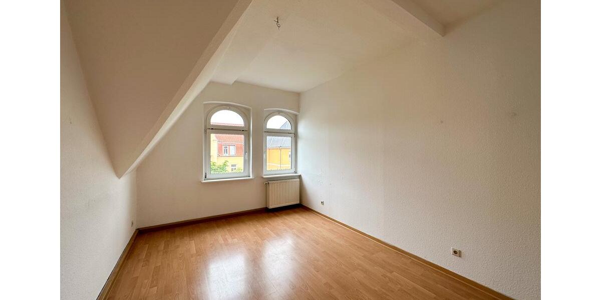 Gemütliche Dachgeschosswohnung mit tollem Ausblick über die Dächer Naumburgs! 2 zimmer
