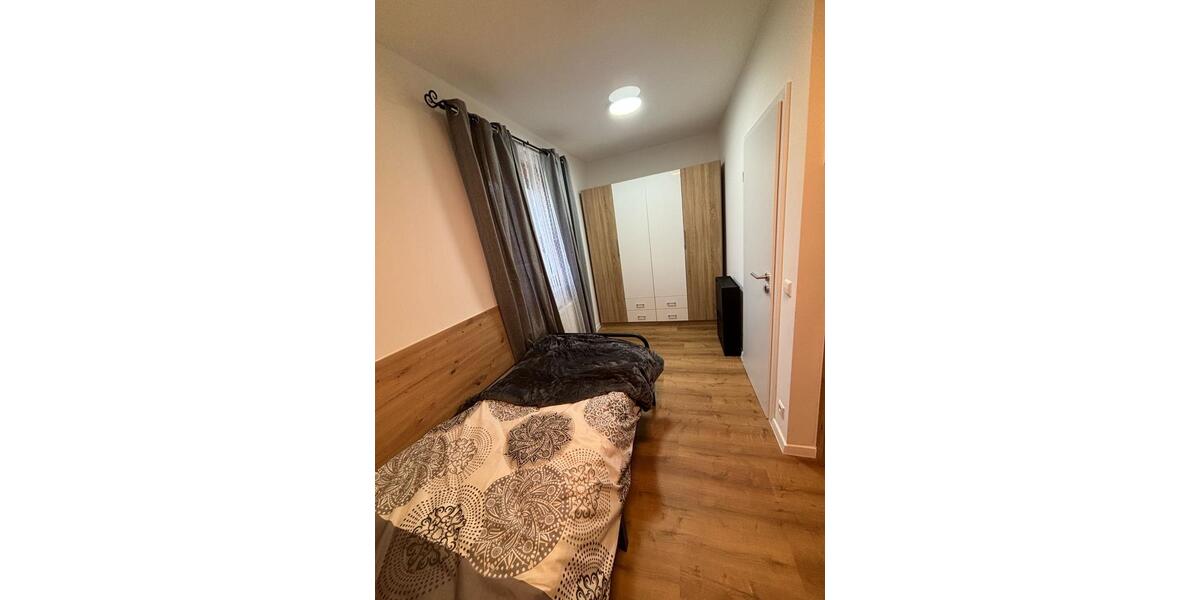Wohnen auf Zeit Plochingen - 4 Zimmer, 11 m&sup2;, 400&euro; | Angebot:26342202