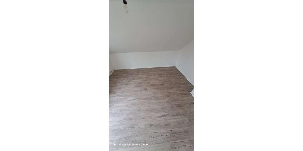 Dachgeschoßwohnung Norden - 1.5 Zimmer, 33 m&sup2;, 368&euro; | Angebot:25964914
