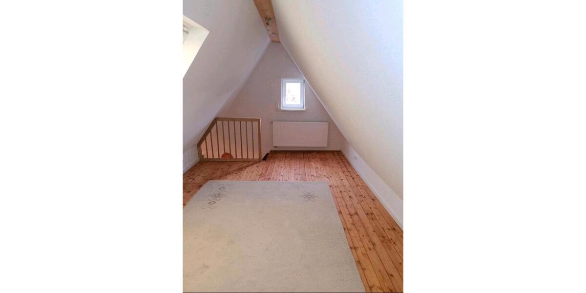 Für 2 Jahre, Kleine gemütliche Wohnung im Zentrum von Steinheim zimmer