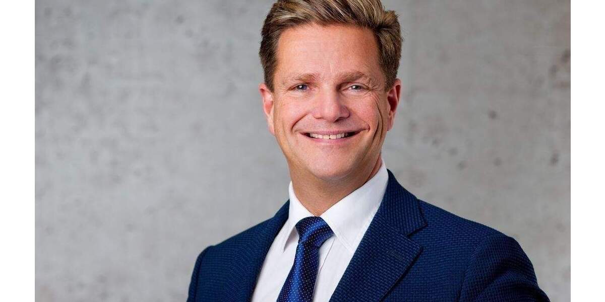 *NEU* MODERNE UND HELLE DACHGESCHOSSWOHNUNG MIT GROßEM WOHN-ESSBEREICH IM BELIEBTEN FINTHEN! 3 zimmer