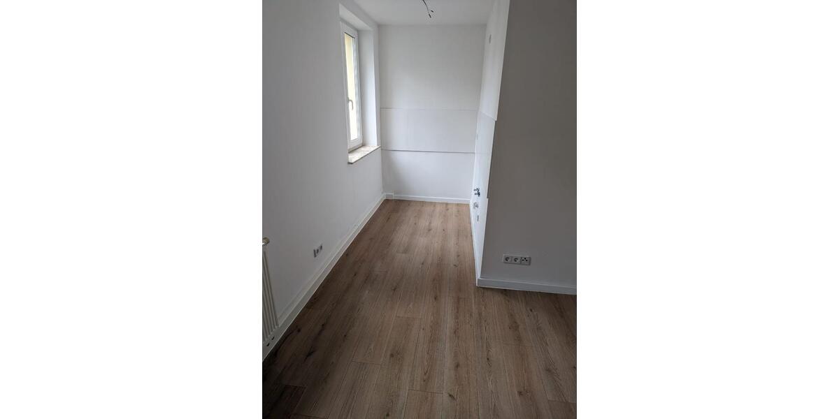Etagenwohnung Meerane - 1 Zimmer, 23 m&sup2;, 210&euro; | Angebot:17743011
