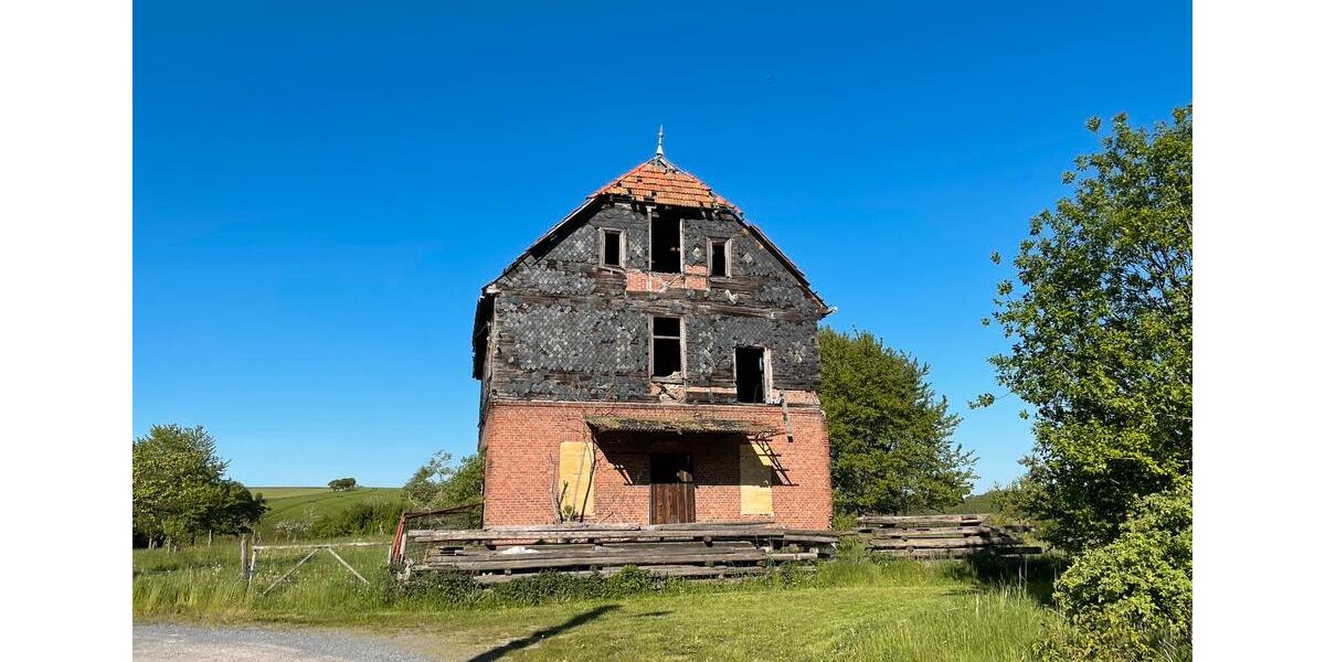 1 Ha Koppel mit großem Wohnhaus in direkter Dorfnähe 7 zimmer