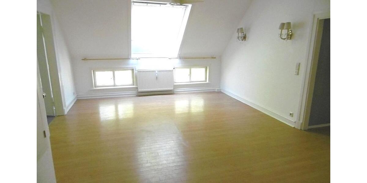 Dachgeschoßwohnung Bad Pyrmont - 3 Zimmer, 77 m&sup2;, 615&euro; | Angebot:23787355