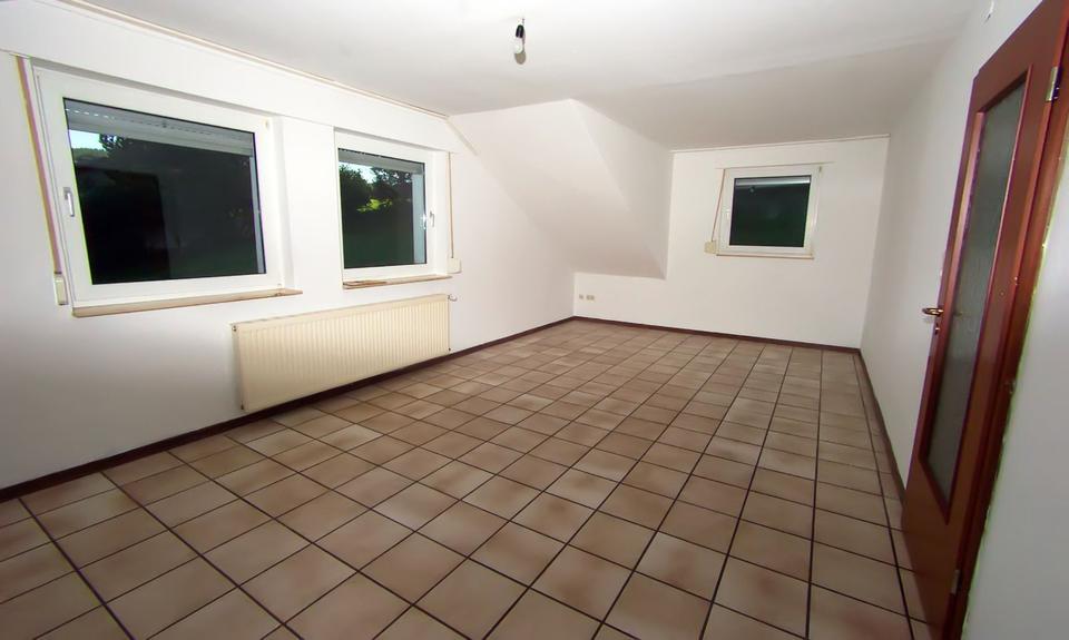 Sehr schöne DG - Wohnung in ruhiger Lage von Sundern - Seidfeld 4 zimmer